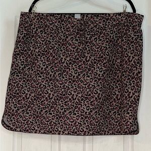Chicos Animal Print Skorts‎